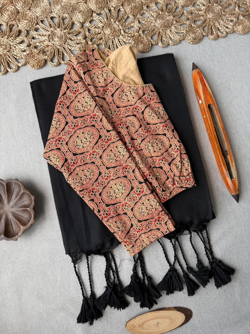 💗💗Insta Most Viral Khadi Sarees With Stretchable Blouse💗💗